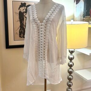 La Blanca,Creamy-White Cover-Up Tunic,Intricate Lace Design,Excellent Condition